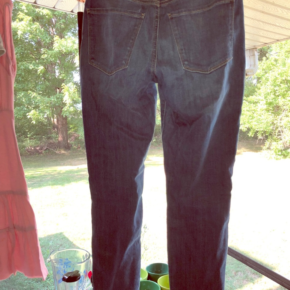 Lucky brand light wash skinny jean size 2